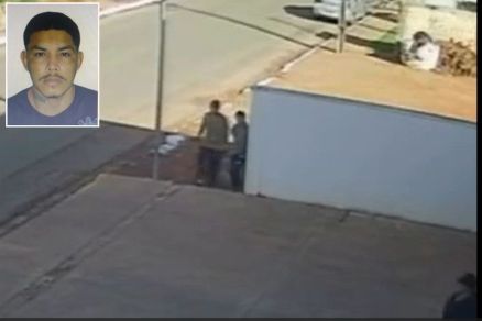 Imagem mostram Euler Ramon (no detalhe) conversando com suspeito 