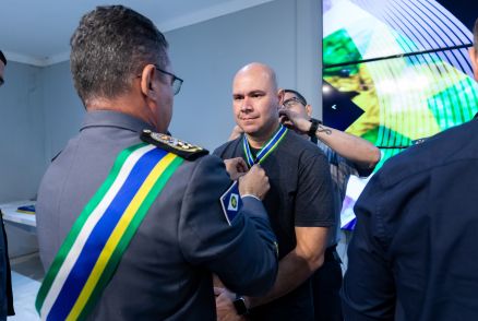 A solenidade ocorreu no auditrio do Comando-Geral da PMMT e reuniu autoridades civis e militares