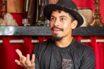 �Quimbanda n�o � supermercado�: pai de santo quebra padr�o