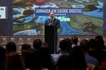 O III Encontro Nacional AGHUse foi realizado pela comunidade formada por 22 instituies do pas, que utilizam o sistema AGHUse