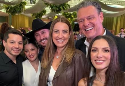 A deputada Janaina Riva e o ministro Carlos Fvaro estiverem juntos em evento recente 