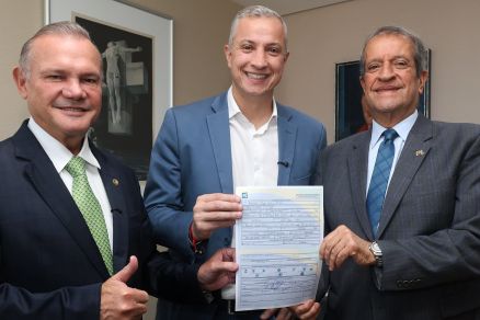 O senador Wellington Fagundes, Faissal Calil e Valdemar Costa Neto