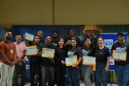 Entrega de certificados para o curso de Instalador de Sistema Fotovoltaico, realizado pelo Programa SER Fam�lia Capacita Sine