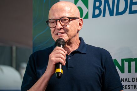 O vice-governador Otaviano Pivetta, que apareceu em terceiro no levantamento feito pelo Paran� Pesquisas