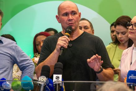 O prefeito de Cuiab�, Abilio Brunini, que baixou lei sobre hino nacional