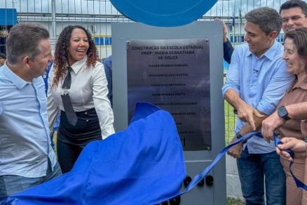Governador Mauro Mendes durante entrega de escola 
