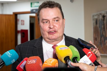 O presidente Max Russi disse que projeto chegando, marcar� sess�o em 24h