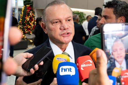 O senador Wellington Fagundes diz que foi parado em feira com pedido para enviar mensagem a Bolsonaro