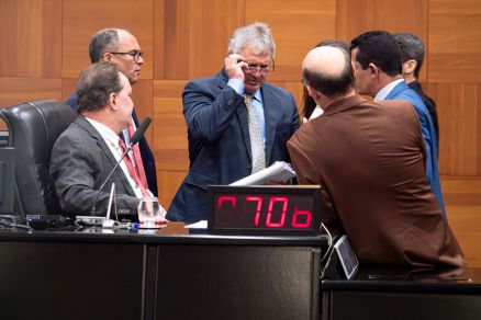 Deputados estaduais durante a sess�o plen�ria que ocorreu na tarde desta segunda-feira