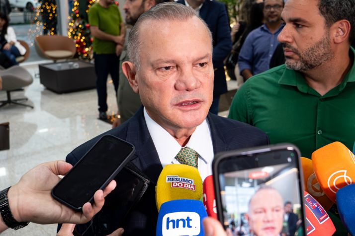 WF cita apoio de Bolsonaro e descarta recuo: 