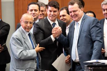 �Nome de consenso�, diz Max sobre rapidez em escolha para TCE