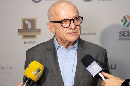 O governador em exerc�cio Otaviano Pivetta diz que norma trata de restri��o � soja