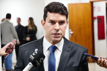 O novo conselheiro do TCE-MT, Alisson Carvalho de Alencar, tem 42 anos e � natural do Piau�