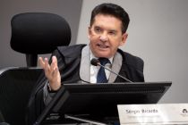 �Corte n�o � pr�mio de fim de carreira�, diz presidente do TCE