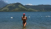 Sasha posta foto fazendo topless em viagem de fam�lia