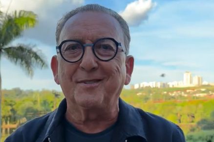 Galv�o Bueno j� est� em casa e comemorou a alta da segunda interna��o hospitalar