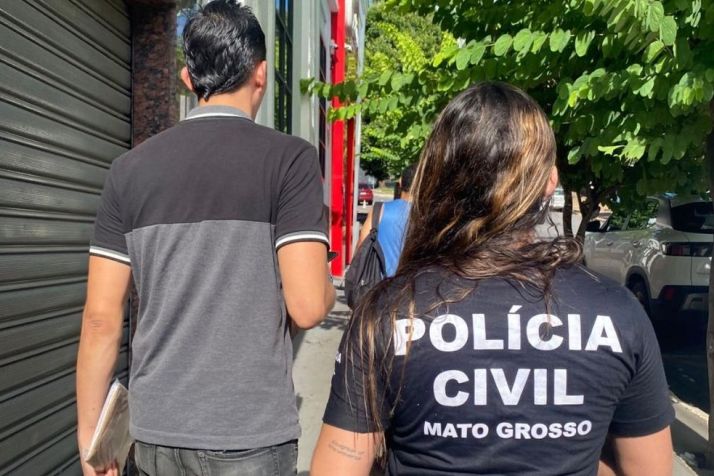 A��o mira 2 por perfil de fofoca que fazia bullying com moradores