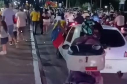Manifesta��o de Venezuelanos que moram em Cuiab� ocorreu na Avenida Parque do Barbado