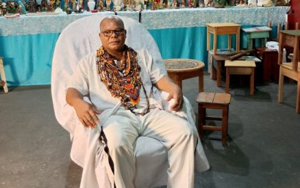 Mestre Tote constr�i e reconstr�i o Congo por meio do ensino oralizado ao formar o congo miri