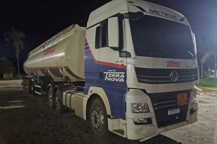 Caminh�o com combust�vel que abasteceria garimpo ilegal em MT 