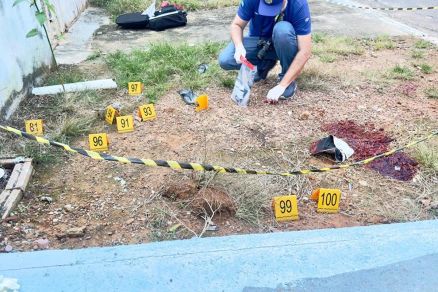 V�tima foi morta a tiros em frente a sua resid�ncia 