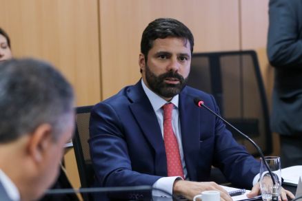 ecret�rio-executivo do Minist�rio da Justi�a , Manoel Carlos de Almeida Neto, na reuni�o do Conselho Consultivo do Sistema Brasileiro de Intelig�ncia