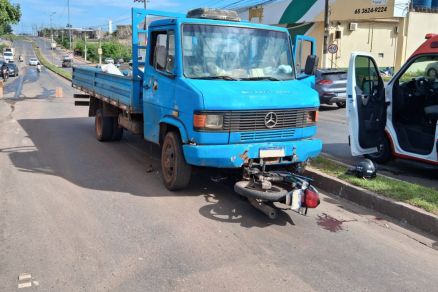 V�tima foi atingida em cheio pelo caminh�o no bairro Figueirinha