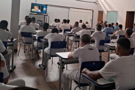 Reeducandos em aticidades pedag�gicas 