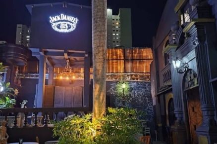 Ambiente do gastropub C�o V�io, em Cuiab�, que fechou as portas