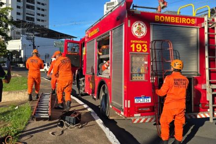 A v�tima foi socorrida pelo Corpo de Bombeiros, mas n�o resistiu aos ferimentos 