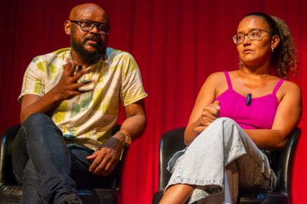 Ronaldo Jos�, produtor de cultura do Cena Onze e Nat�lia Oliveira, assessora administrativa do Cine Teatro 