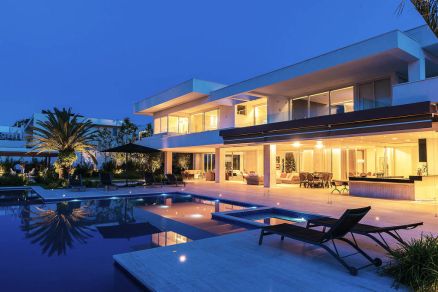 �rea da piscina da casa localizada em condom�nio no Lago Sul em 2012 