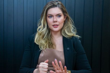 A economista e assessora de investimentos N�bia Selhorst, que deu dicas do mercado financeiro