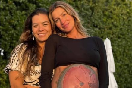 Gisele B�ndchen em foto com parteira