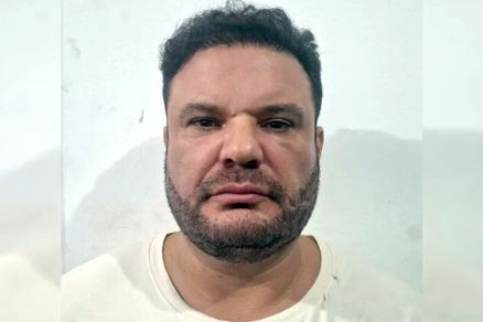 M�dico Carlos Azevedo Filho (no detalhe) firmou contratos para presta��o de servi�o em MT