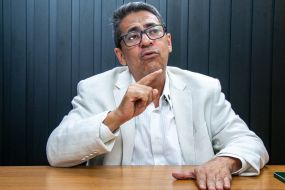 Ananias rebate cobran�a e evita cravar veto ao MDB