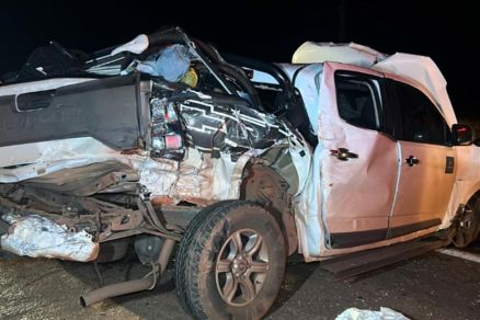 Cena do acidente na MT-242 que resultou em seis pessoas feridas. O Corpo de Bombeiros confirmou que todas foram socorridas com vida