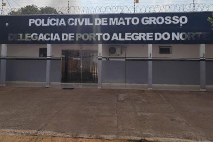 Fachada da Delegacia de Porto Alegre do Norte; suspeito foi localizado e preso 
