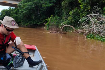 Trecho do Rio Vermelho acima da regi�o do Paulista, onde a embarca��o tombou na tarde de quinta-feira (30)