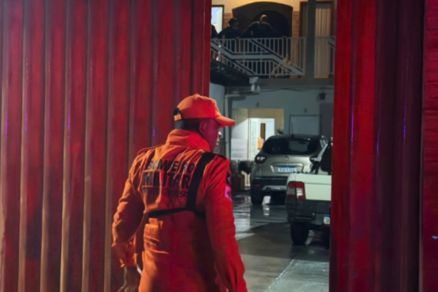 A quitinete onde ocorreu o crime, em Cuiab�, neste domingo (1) 