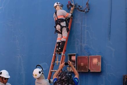 Opera��o de combate a furto de energia el�trica em faculdade e loja prende dois 