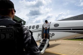 Ap�s depor, acusado de matar sargento � transferido para PCE