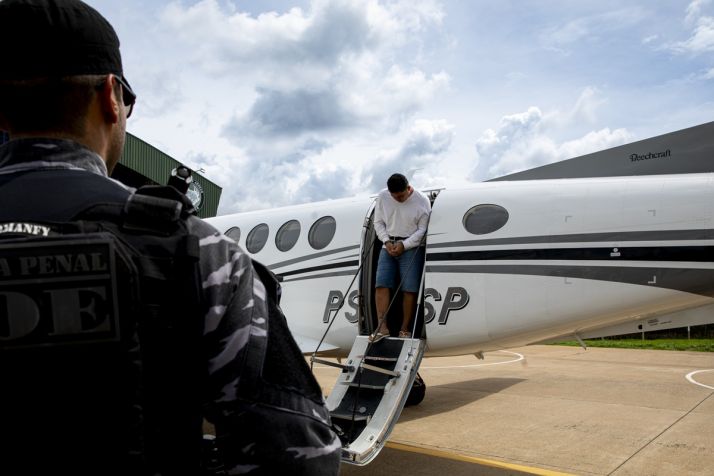 Ap�s depor, acusado de matar sargento � transferido para PCE