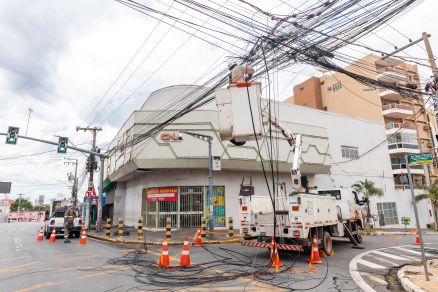 A previs�o � que mais de 1,5 tonelada de fios seja removida, garantindo a seguran�a