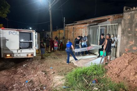 Resid�ncia onde ocorreu o homic�dio. O corpo da v�tima foi encontrado pela PM por volta das 20h15