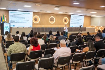 Curso Fundamentos e Pr�ticas do Licenciamento e da Gest�o Ambiental foi realizado no audit�rio da Escola Superior de Contas