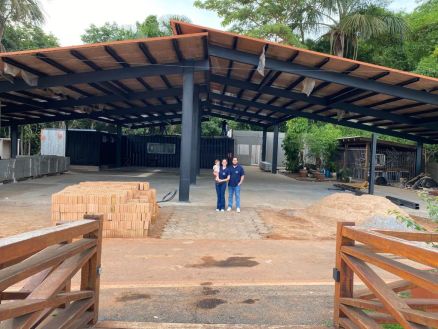 Restaurante est� localizado no Lago Ernani Jos� Machado, um dos cart�es postais do munic�pio