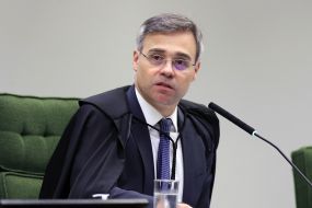 Mendon�a deve se reunir com investigadores do caso Master