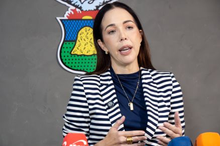 A vereadora Maysa Le�o aguarda aprova��o de mudan�a na Lei Org�nica para assumir vaga na AL por um m�s