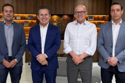 O delegado Valter Furtado, ao lado do governador Mauro Mendes, ir� assumir a pasta